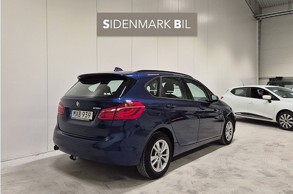 BMW 218i 4 of 14