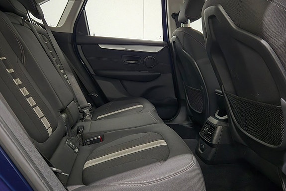 BMW 218i 9 of 14