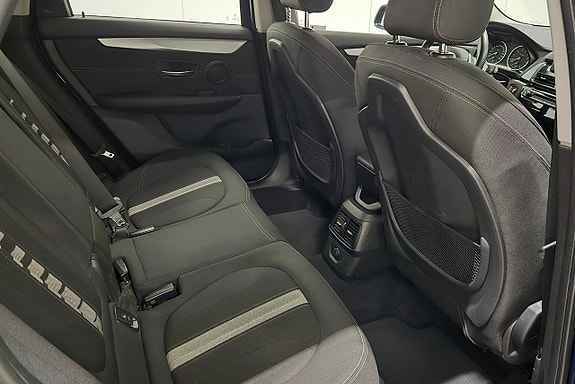 BMW 218i 10 of 14