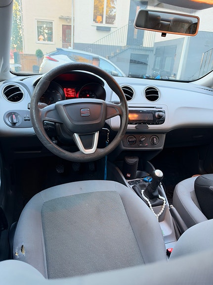 Seat Ibiza 3 of 9