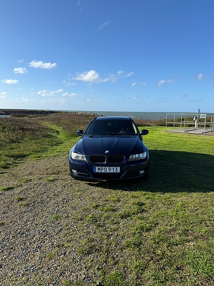 BMW 318d 2 of 7
