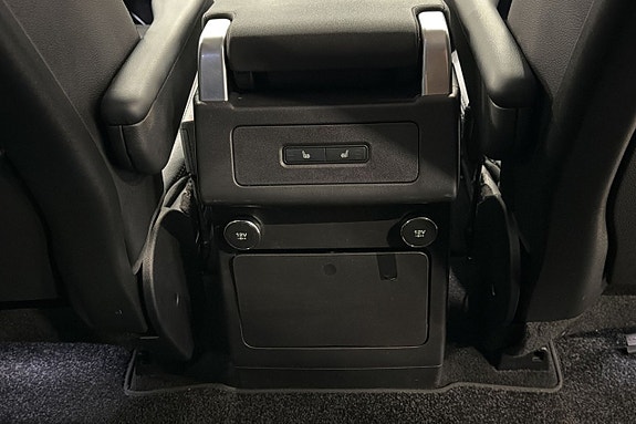 Land Rover Discovery 21 of 26