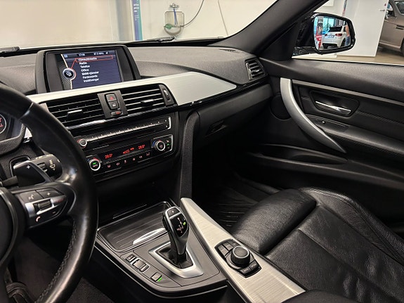 BMW 330d 19 of 27