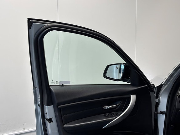 BMW 330d 13 of 27