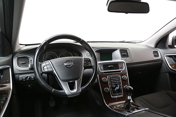 Volvo S60 13 of 24