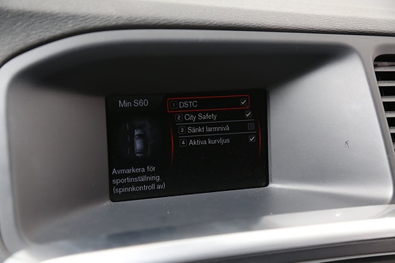 Volvo S60 19 of 24