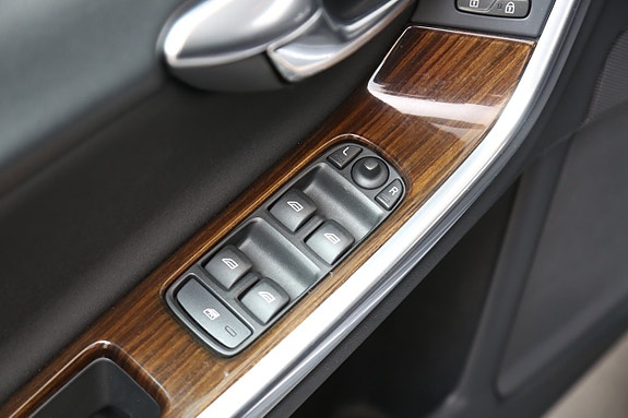 Volvo S60 11 of 24