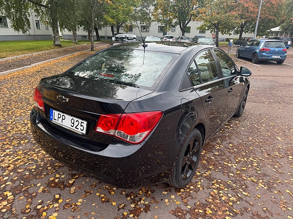 Chevrolet Cruze 6 of 13