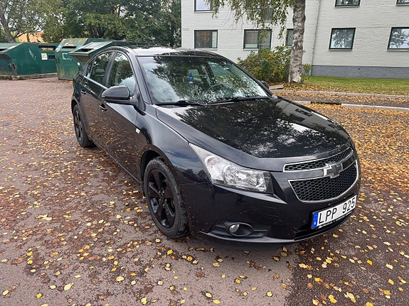 Chevrolet Cruze 8 of 13