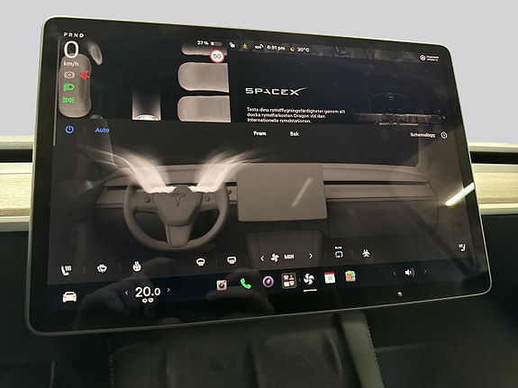 Tesla Model Y 13 of 17