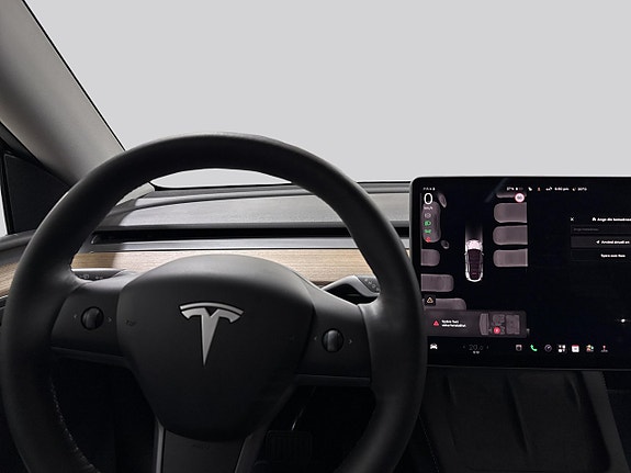 Tesla Model Y 10 of 17