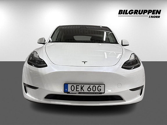 Tesla Model Y 2 of 17