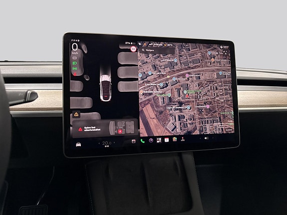 Tesla Model Y 11 of 17