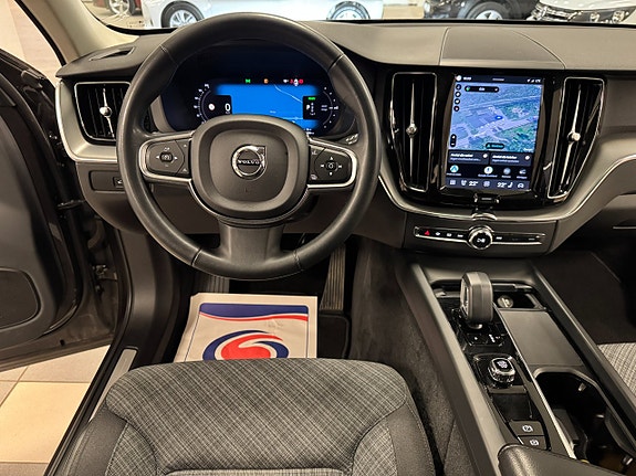 Volvo XC60 8 of 21