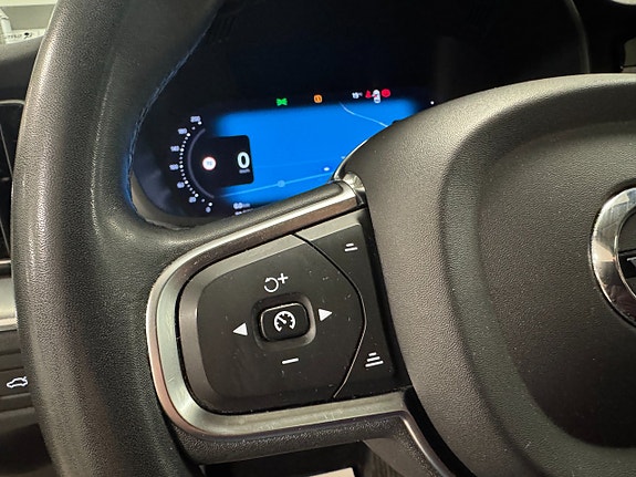 Volvo XC60 16 of 21