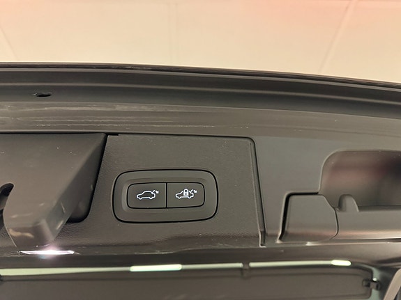 Volvo XC60 18 of 21
