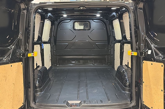 Ford Transit Custom 19 of 19