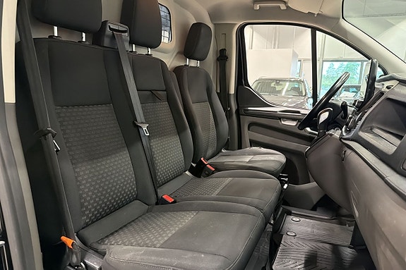 Ford Transit Custom 17 of 19