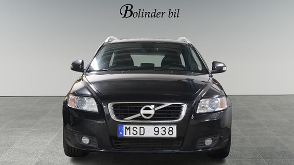 Volvo V50 2 of 23