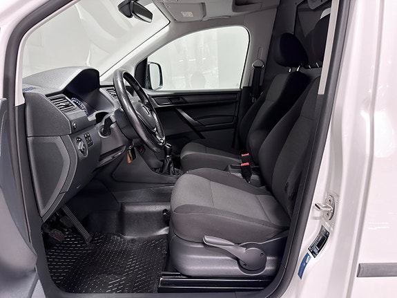 Volkswagen Caddy Maxi 16 of 23