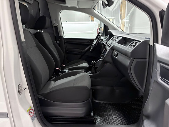 Volkswagen Caddy Maxi 22 of 23