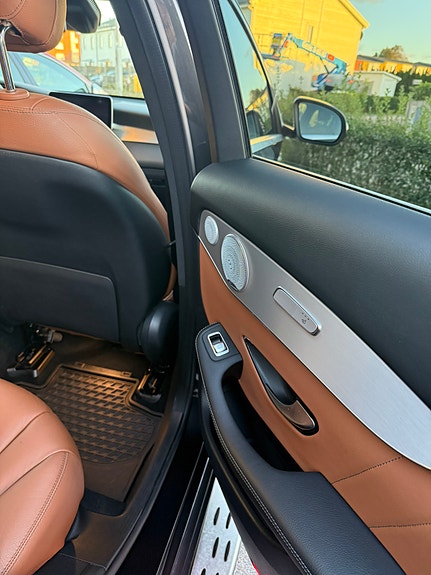 Mercedes-Benz GLC300 d 11 of 13