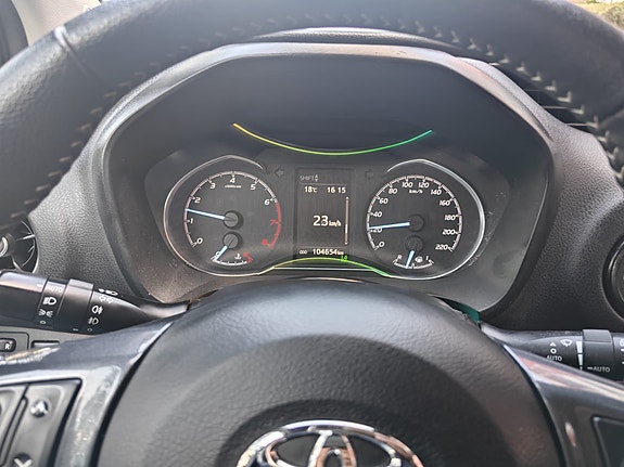 Toyota Yaris 14 of 14