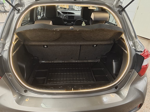 Toyota Yaris 9 of 14