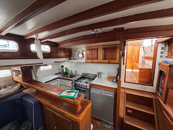 Motorseglare Ketch designad av Arthur C Robb, långseglare/bobåt/kustkryssare 9 of 25
