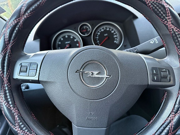 Opel Astra 14 of 16