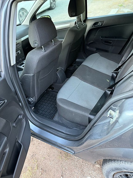 Opel Astra 10 of 16