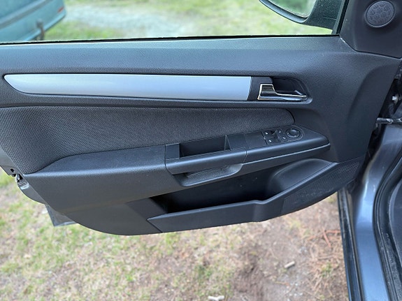 Opel Astra 12 of 16