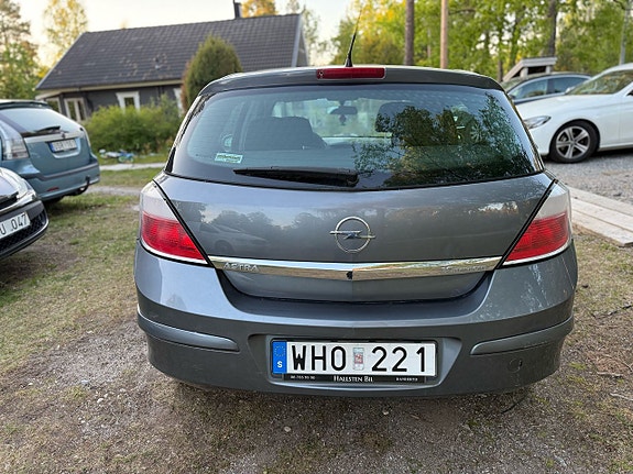 Opel Astra 9 of 16