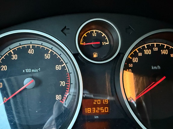 Opel Astra 13 of 16