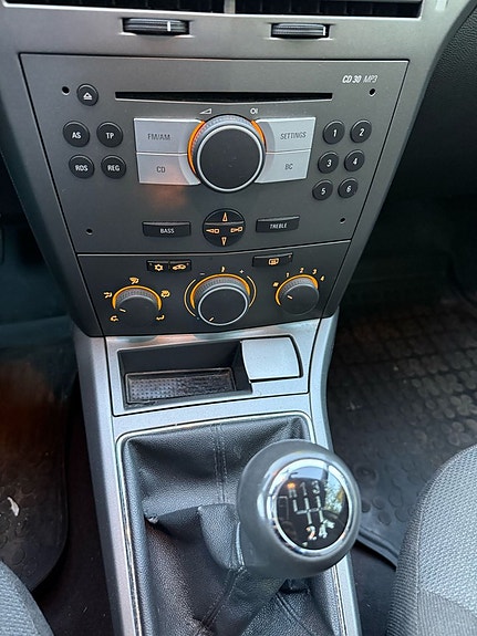 Opel Astra 15 of 16