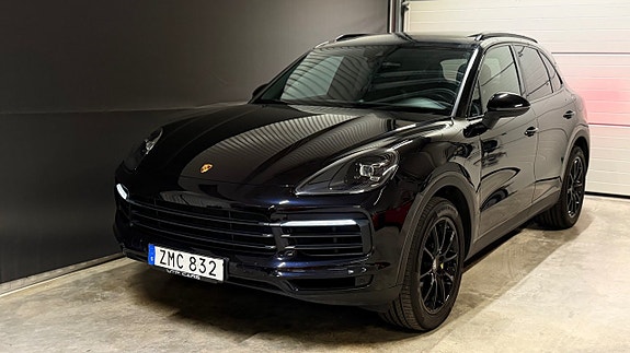Porsche Cayenne 4 of 30