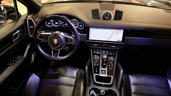 Porsche Cayenne 26 of 30