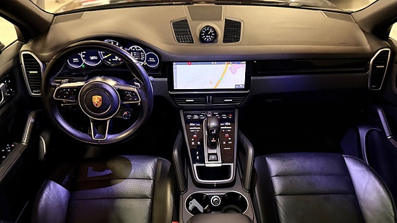 Porsche Cayenne 25 of 30