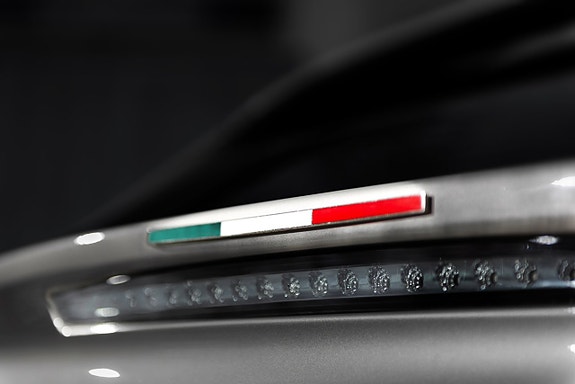 Ferrari Lusso 25 of 25