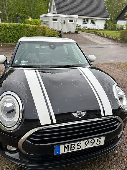 MINI Cooper 2 of 5
