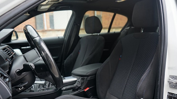 BMW 125i 9 of 21