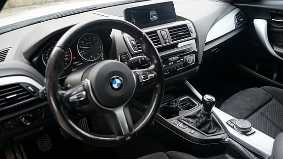 BMW 125i 13 of 21