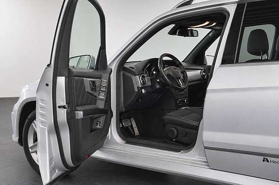 Mercedes-Benz GLK220 9 of 25