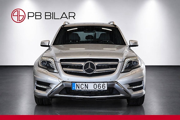 Mercedes-Benz GLK220 2 of 25