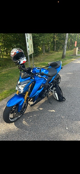 Suzuki GSX-S1000A 3 of 3