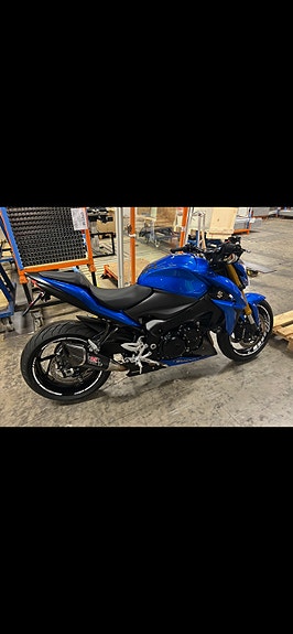 Suzuki GSX-S1000A 2 of 3