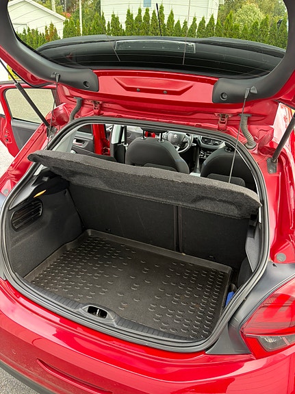 Peugeot 208 10 of 24