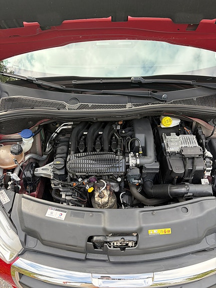 Peugeot 208 16 of 24