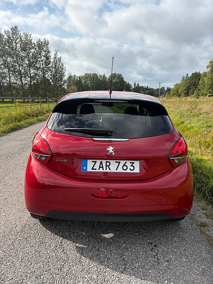 Peugeot 208 12 of 24