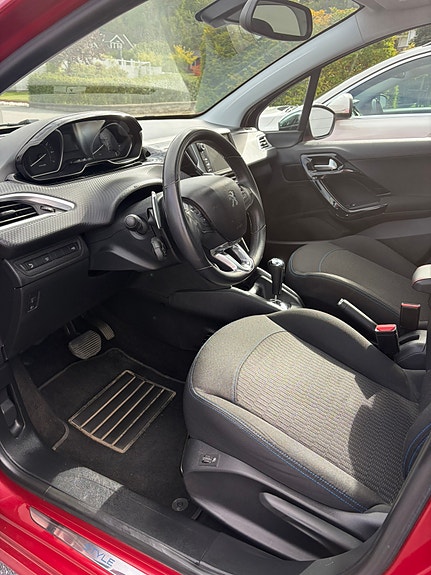 Peugeot 208 9 of 24